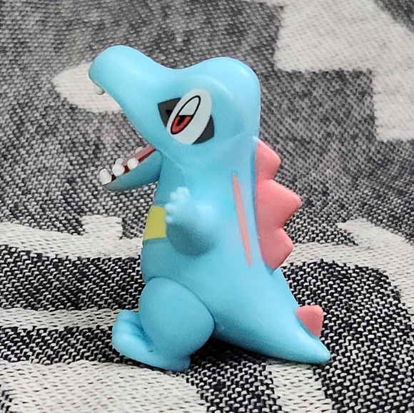 Jazwares Pokemon from Battle Ready Set Figure Totodile 1.5" - Picture 3 of 6